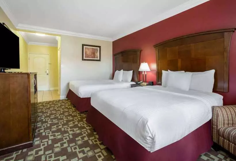 בית מלון כפרי La Quinta By Wyndham Moreno Valley