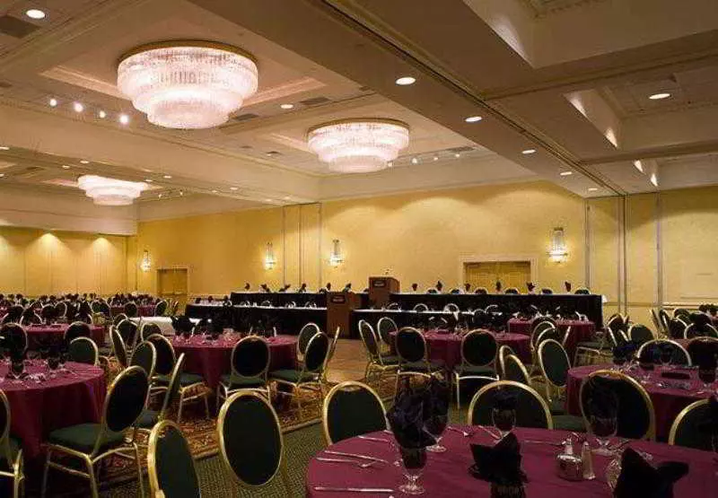 Отель Marriott Albuquerque