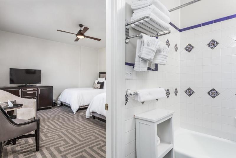 호텔 Montecito Inn