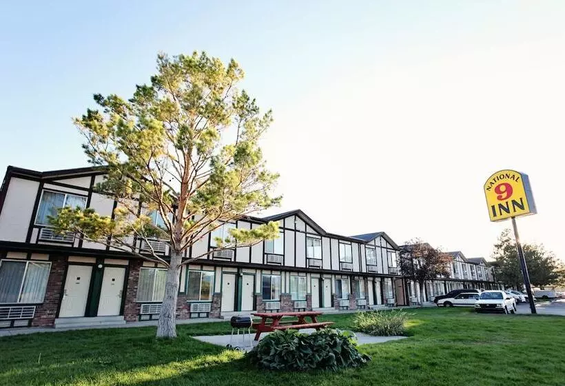 호텔 National 9 Inn Price