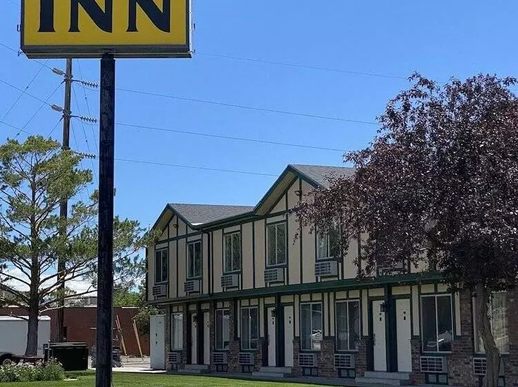 호텔 National 9 Inn Price