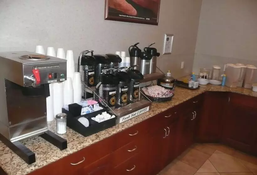 호텔 National 9 Inn Price