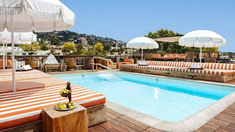 هتل Petit Ermitage