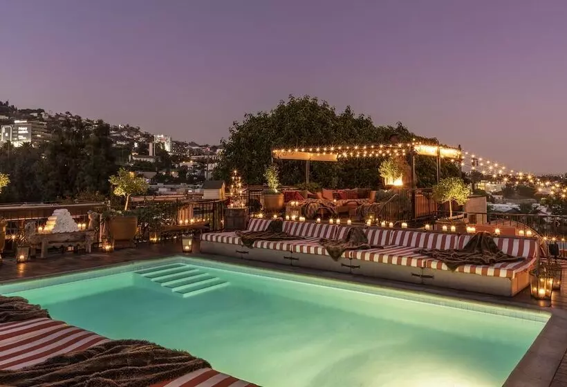 هتل Petit Ermitage