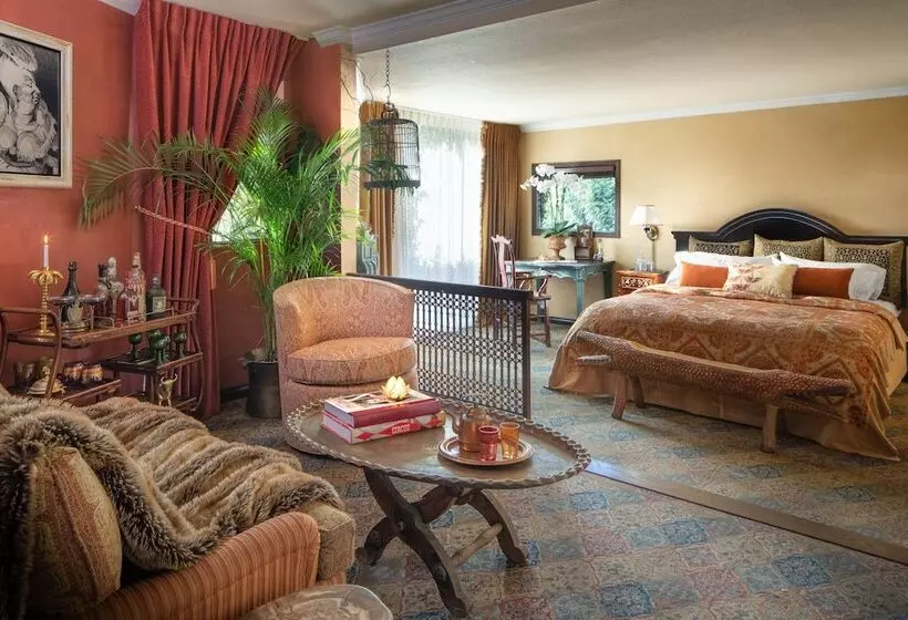 هتل Petit Ermitage