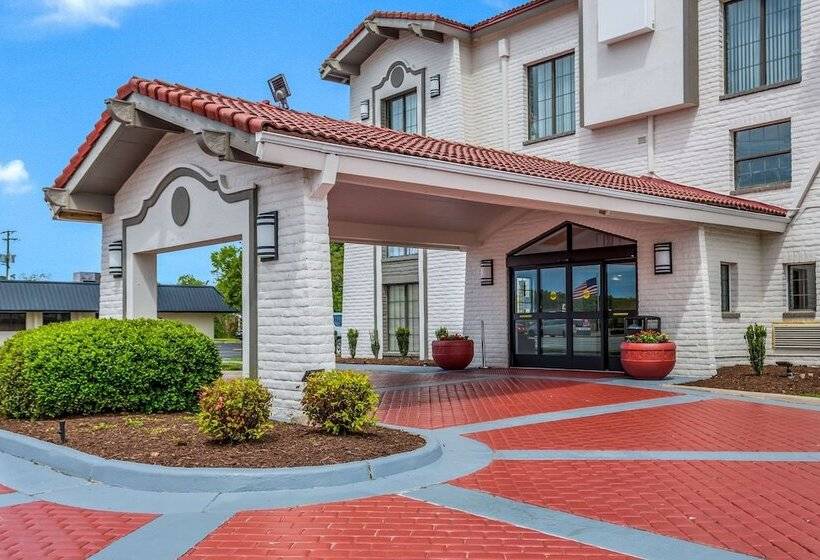 فندق Quality Inn