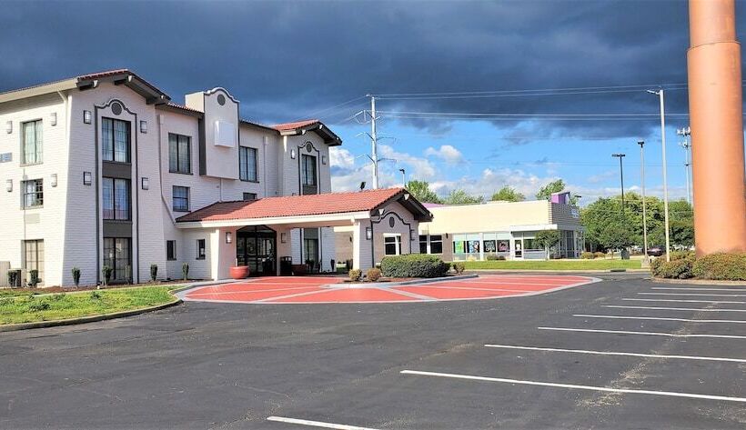 فندق Quality Inn