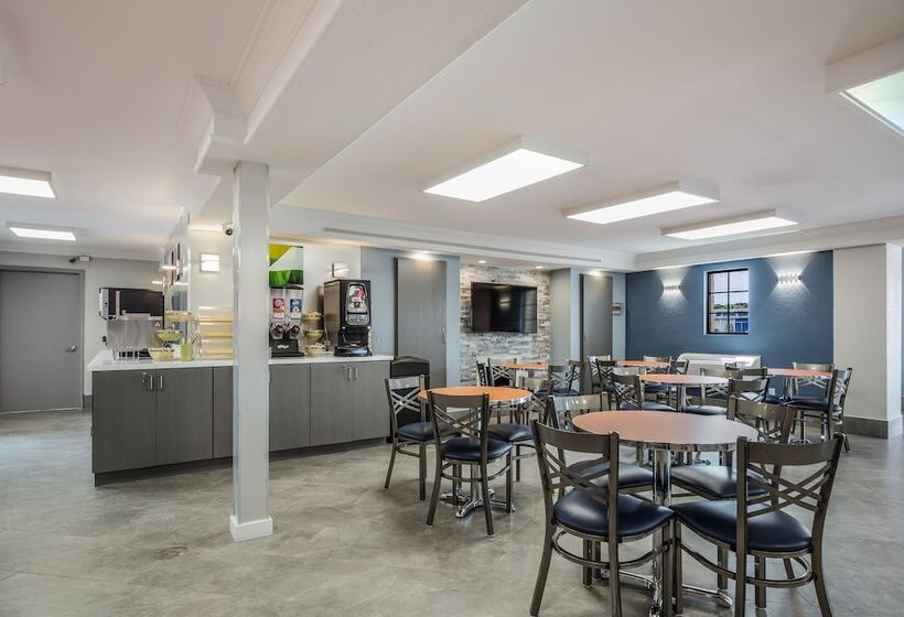 فندق Quality Inn