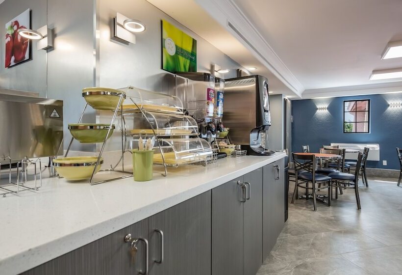 فندق Quality Inn