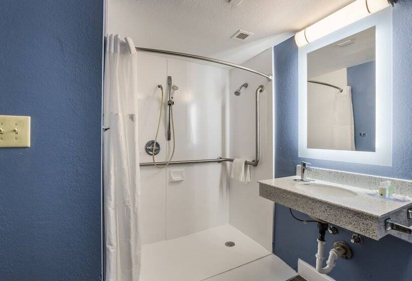 فندق Quality Inn