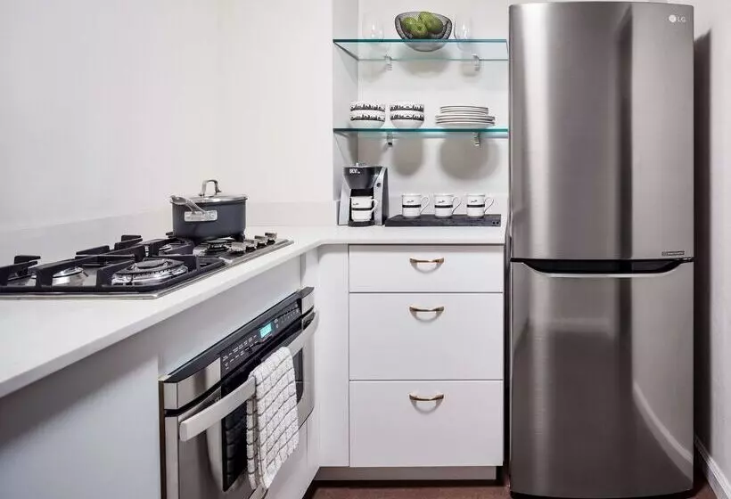 호텔 The Gardens Sonesta Es Suites New York