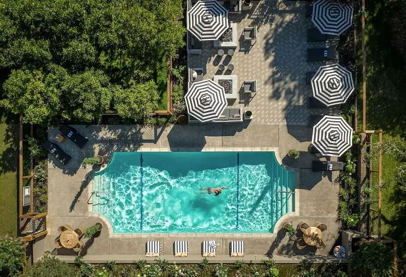 Отель The Madrona