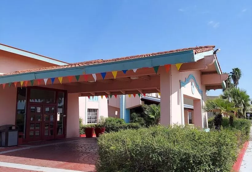 Отель University Inn & Suites