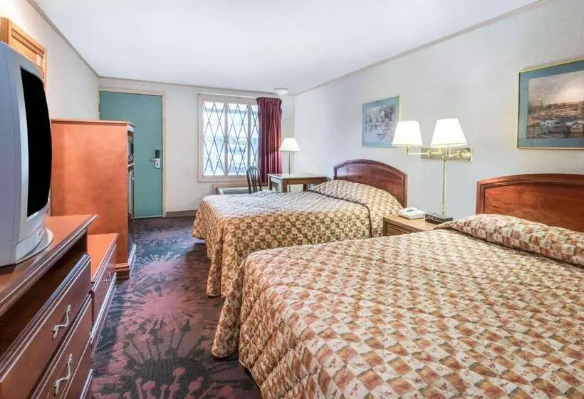 汽车旅馆 Knights Inn Canton