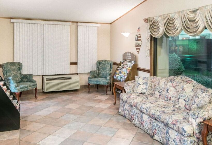 فندق على الطريق Knights Inn Canton