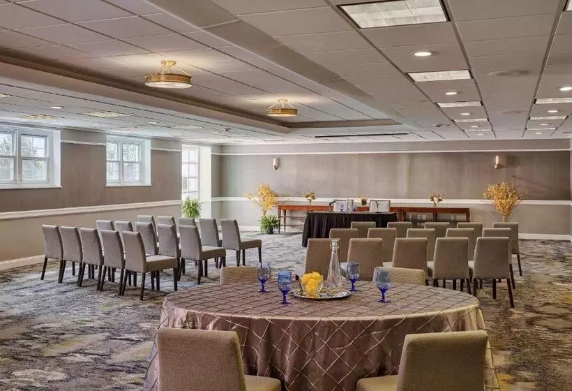 אתר נופש Seaview, A Dolce