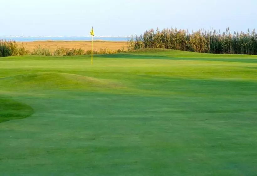 אתר נופש Seaview, A Dolce