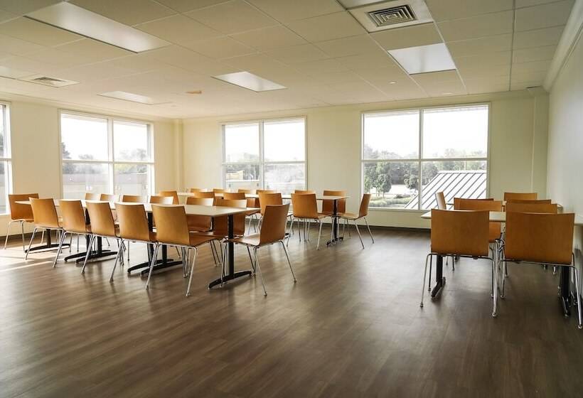 Castaway Bay By Cedar Point Resorts