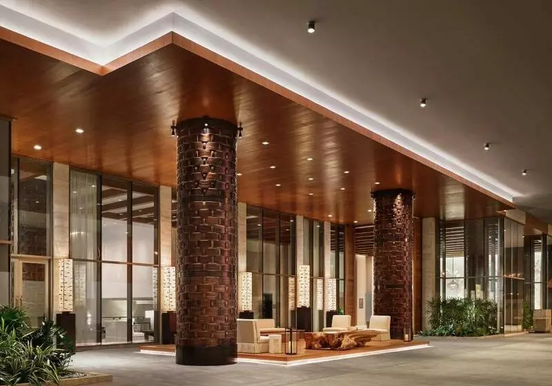 ホテル Alohilani Resort Waikiki Beach