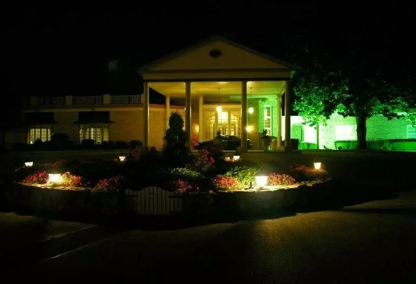 Hotel Carlisle & Embers Convention Center