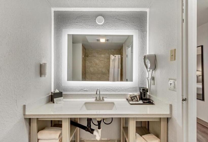 هتل Clarion Inn Salt Lake City Airport