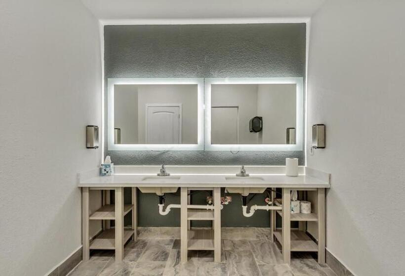 هتل Clarion Inn Salt Lake City Airport