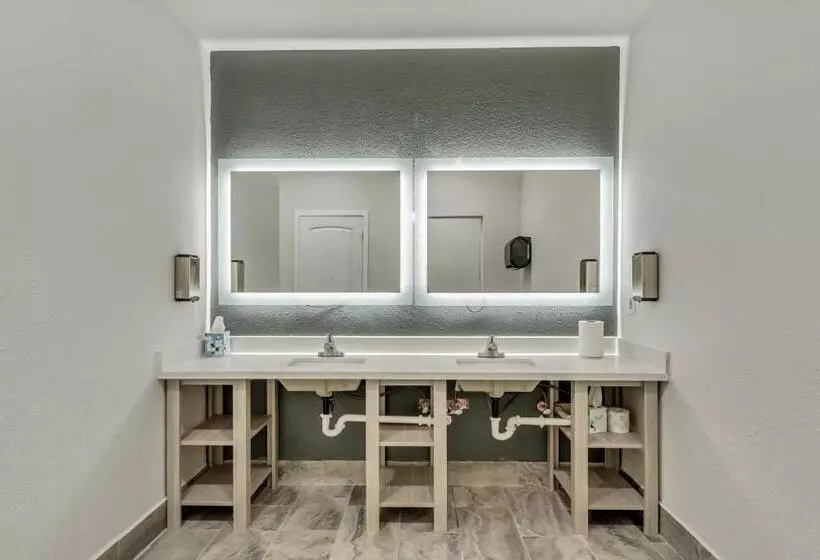 호텔 Clarion Inn Salt Lake City Airport