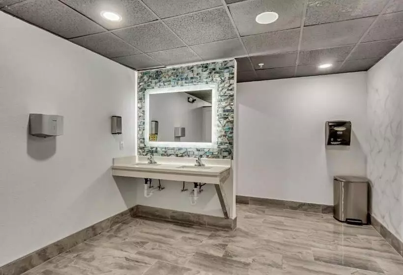 호텔 Clarion Inn Salt Lake City Airport