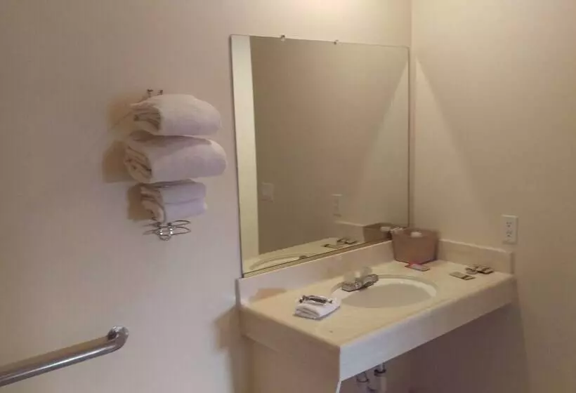 فندق Days Inn By Wyndham Hemet