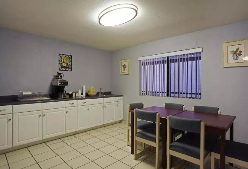 فندق Days Inn By Wyndham Hemet