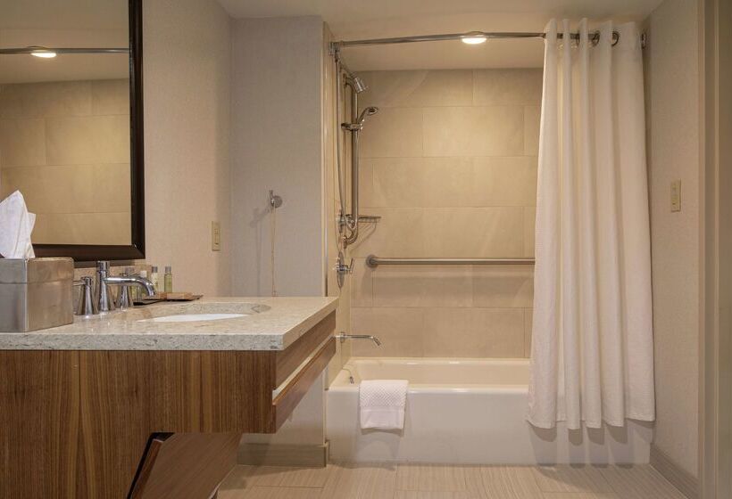 Hotel Doubletree By Hilton Pittsburgh Green Tree