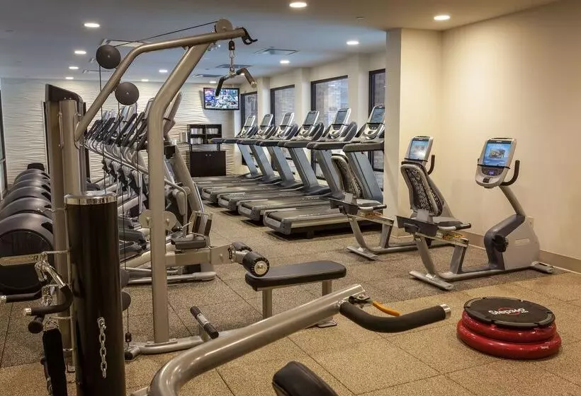 فندق Doubletree By Hilton Pittsburgh Green Tree