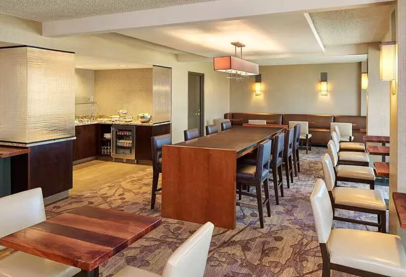 هتل Doubletree By Hilton San Antonio Airport