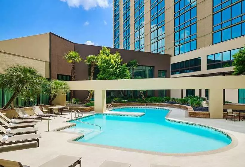 هتل Doubletree By Hilton San Antonio Airport