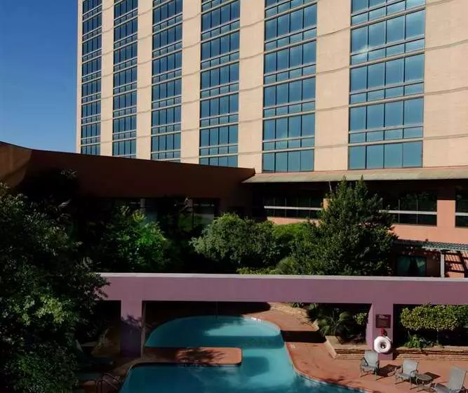 هتل Doubletree By Hilton San Antonio Airport
