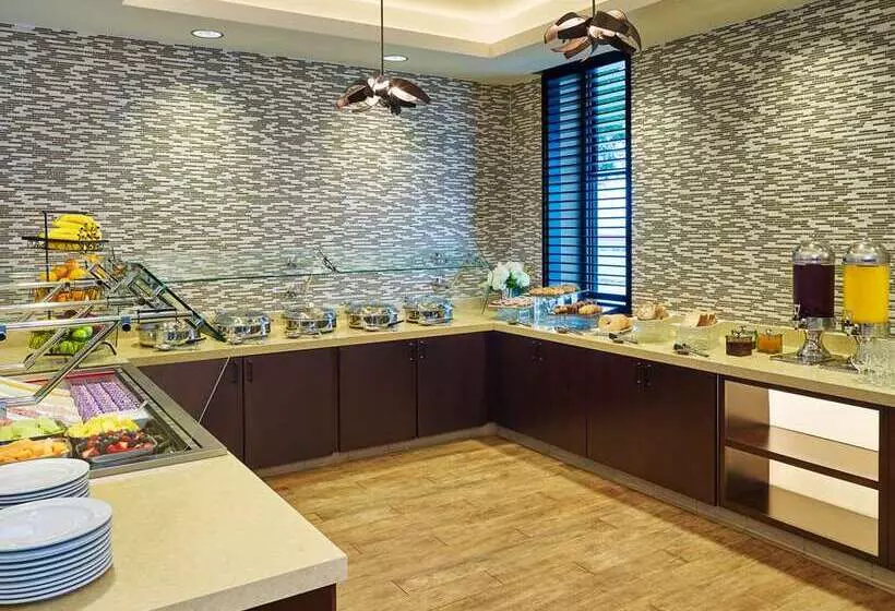 هتل Doubletree By Hilton San Antonio Airport