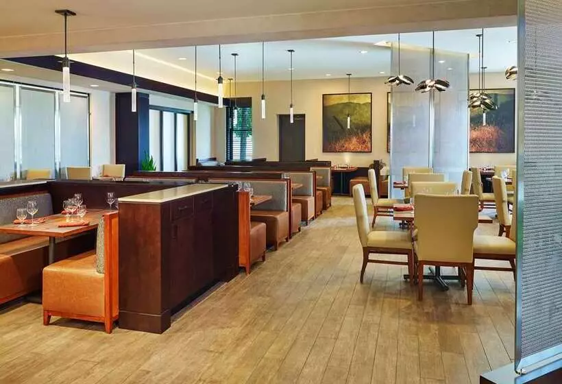 هتل Doubletree By Hilton San Antonio Airport