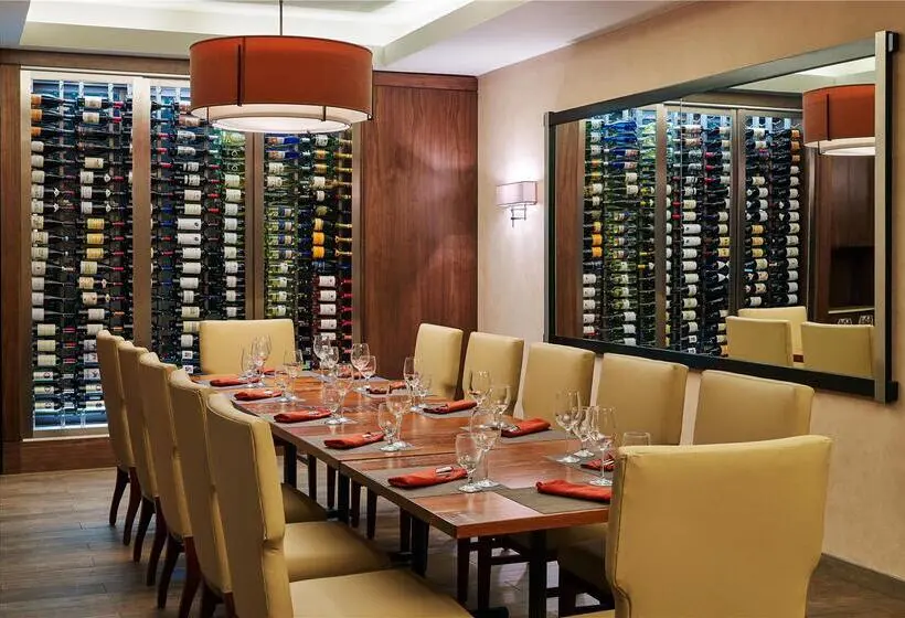 ホテル Doubletree By Hilton San Antonio Airport
