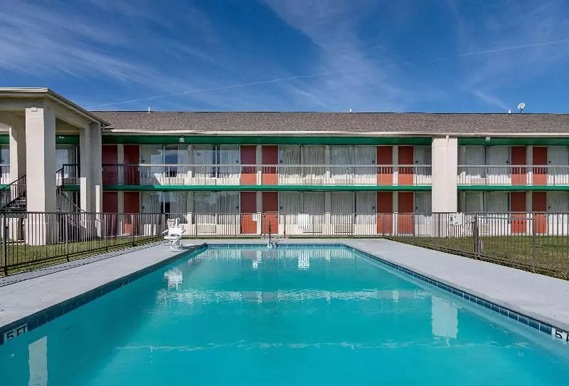 فندق Econo Lodge