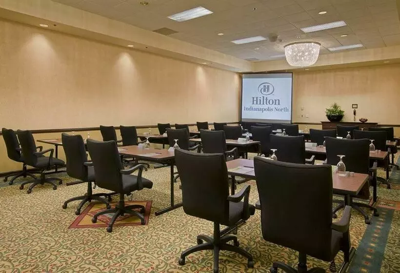 ホテル Hilton Indianapolis North