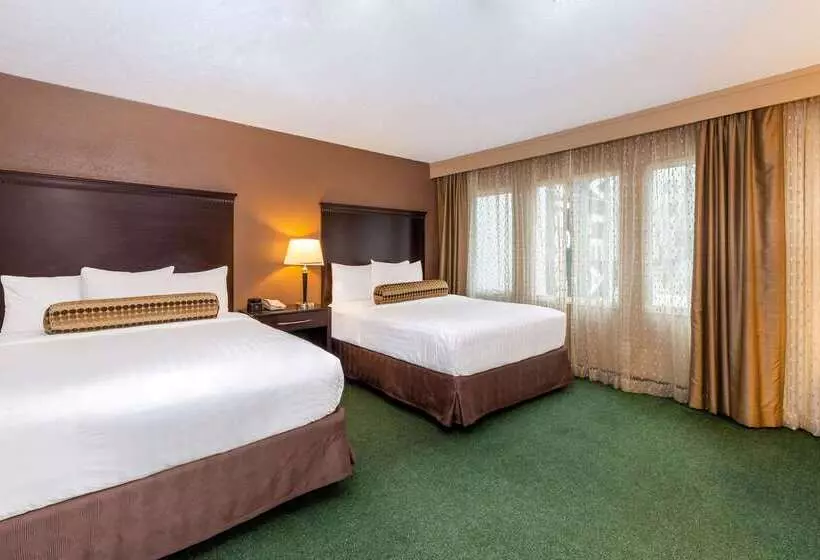 בית מלון כפרי La Quinta By Wyndham Seattle Downtown