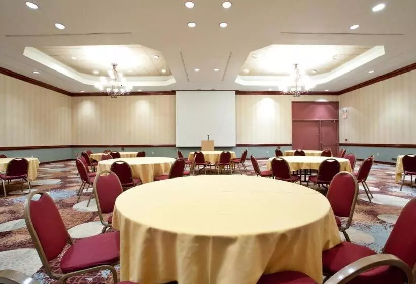 هتل Lynchburg Grand