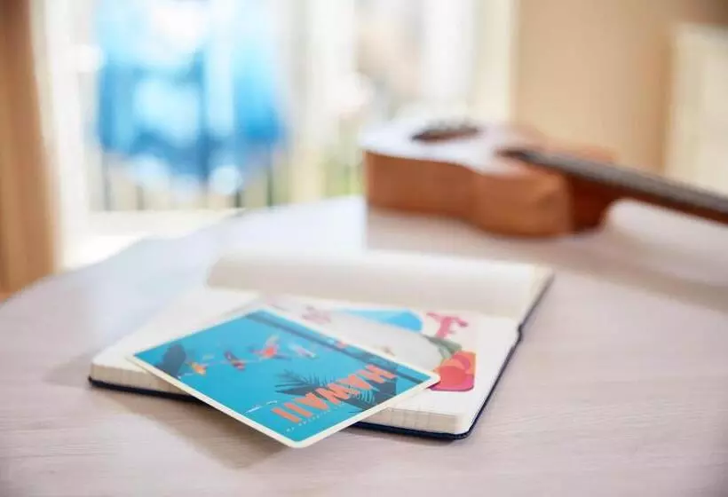 בית מלון כפרי Outrigger Waikiki Paradise