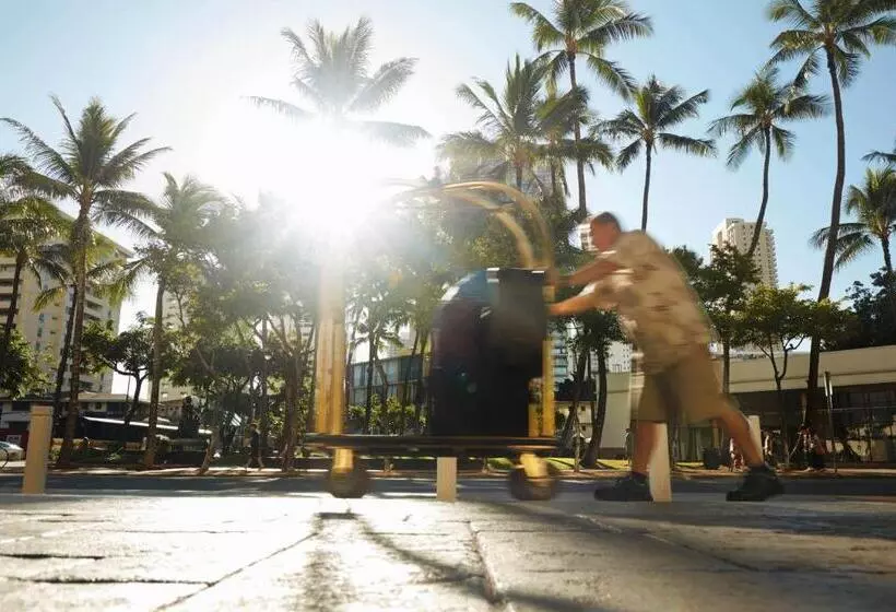 בית מלון כפרי Outrigger Waikiki Paradise