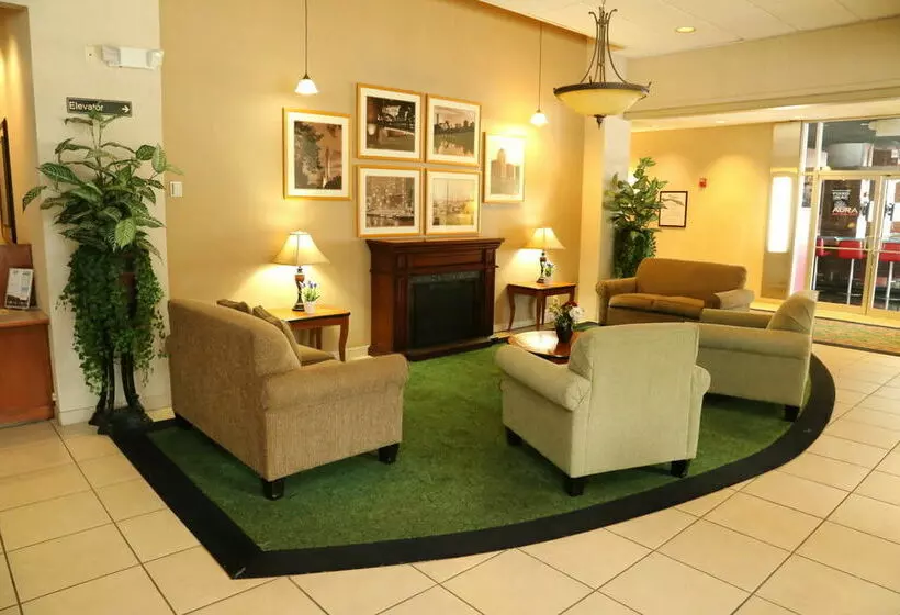 Отель Park East Downtown Lakeshore