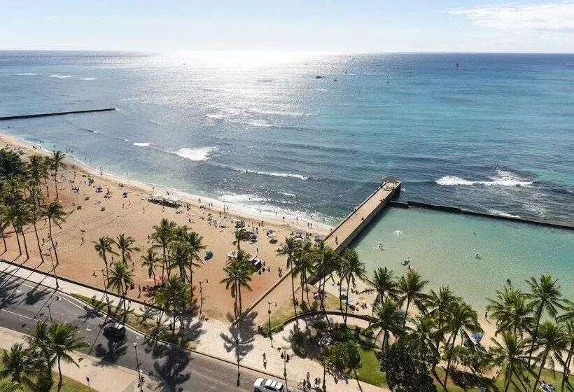 בית מלון כפרי Park Shore Waikiki