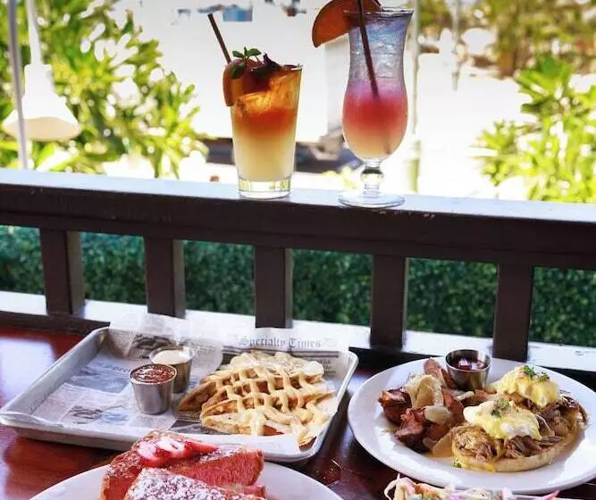 בית מלון כפרי Park Shore Waikiki