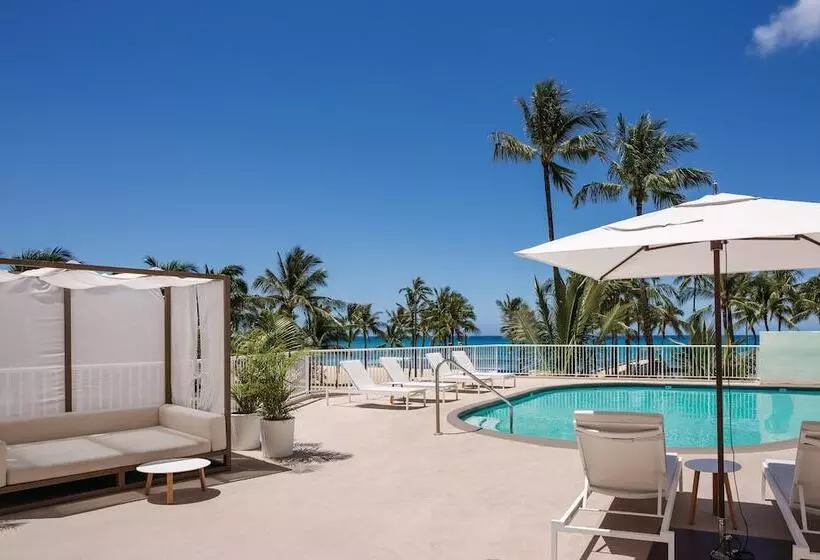 בית מלון כפרי Park Shore Waikiki