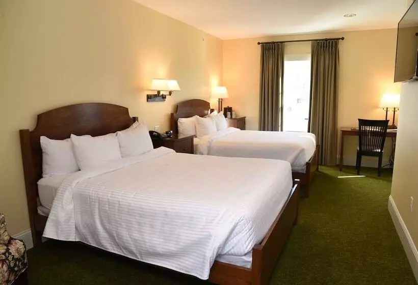 فندق Publick House Historic Inn And Country Motor Lodge