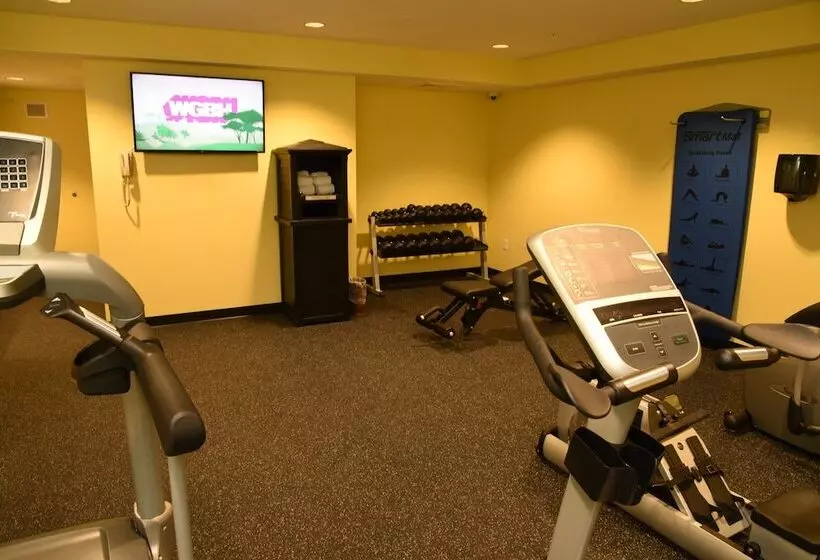 فندق Publick House Historic Inn And Country Motor Lodge